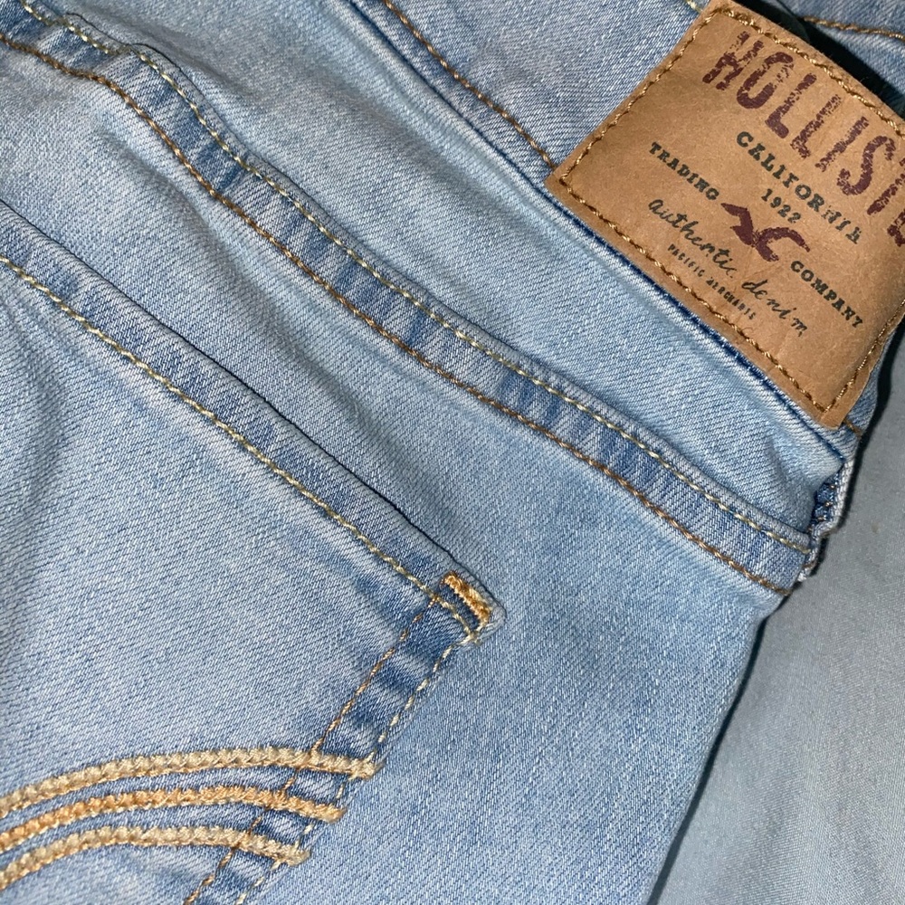 Hollister Jeans!!